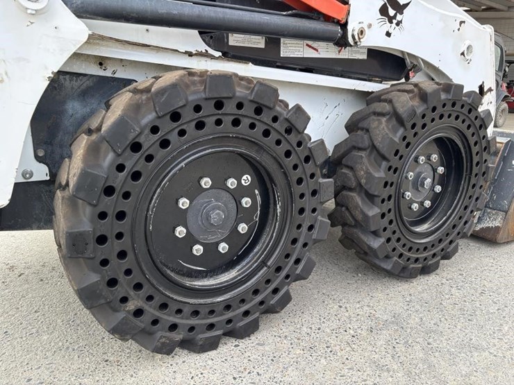 2017-bobcat-s450-image-16