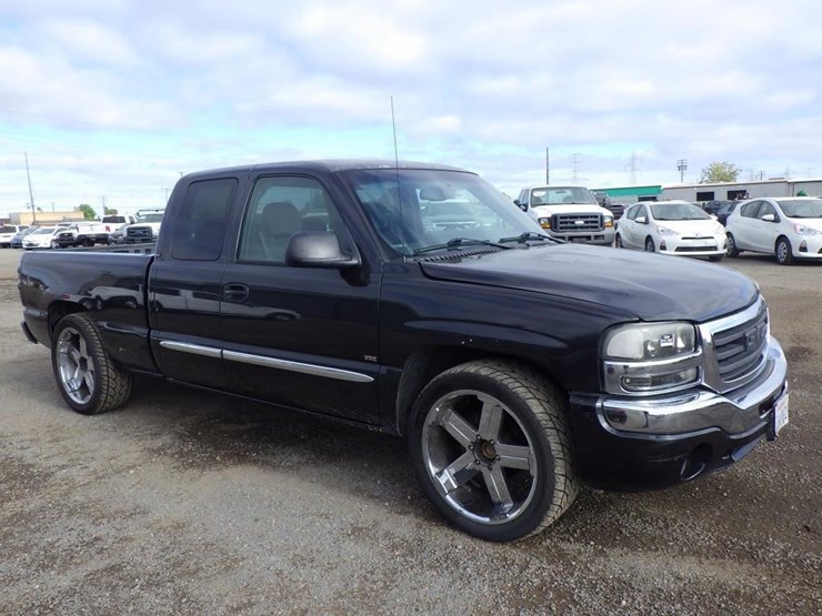 2004-gmc-1500-image-2