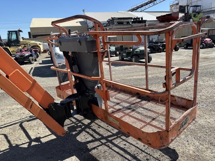 2013-jlg-600aj-image-13
