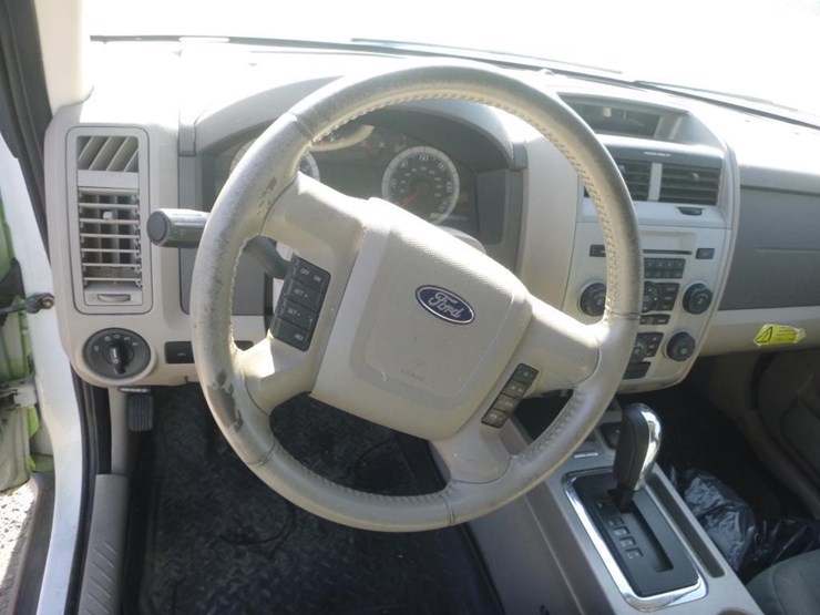 2009-ford-escape-image-10
