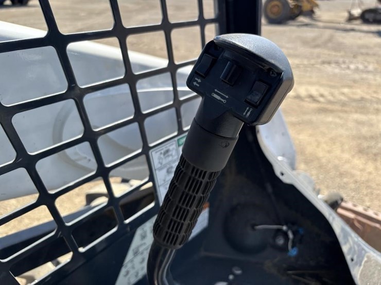 2018-bobcat-s570-image-22