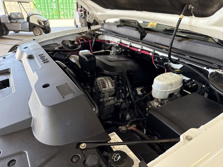 2012-chevrolet-silverado-3500hd-image-13