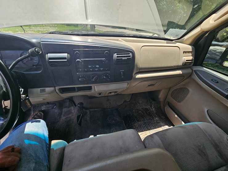 2006-ford-f350-image-38