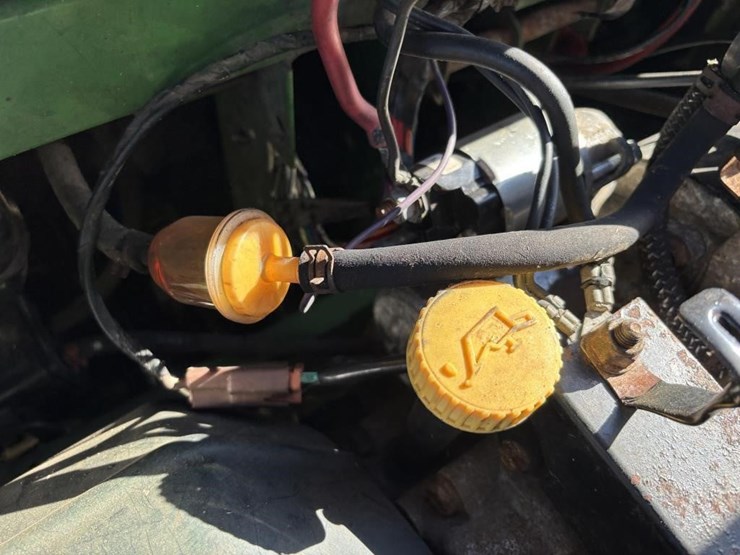 2012-john-deere-gator-image-21