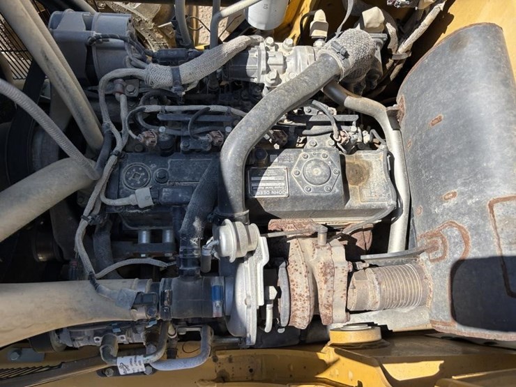 2020-deere-310l-ep-image-53