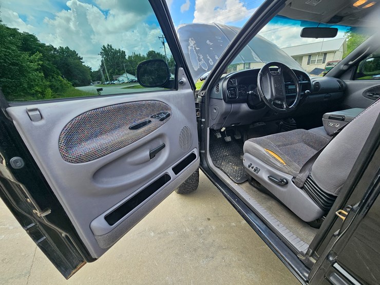 #18968-•-2002-dodge-ram-pickup-truck-image-58