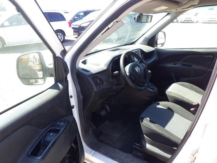 2018-ram-promaster-city-image-5