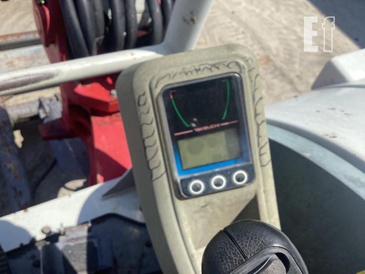 2016-takeuchi-tb260-image-22
