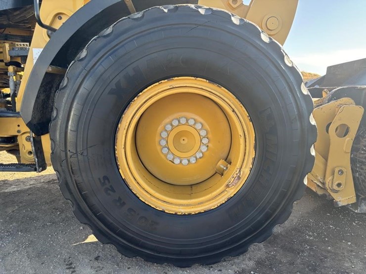 2019-caterpillar-930m-image-16