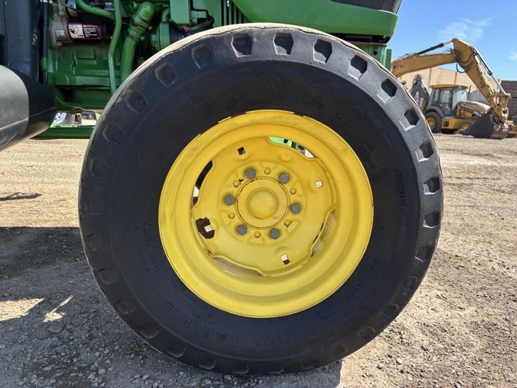2018-john-deere-5075e-image-15