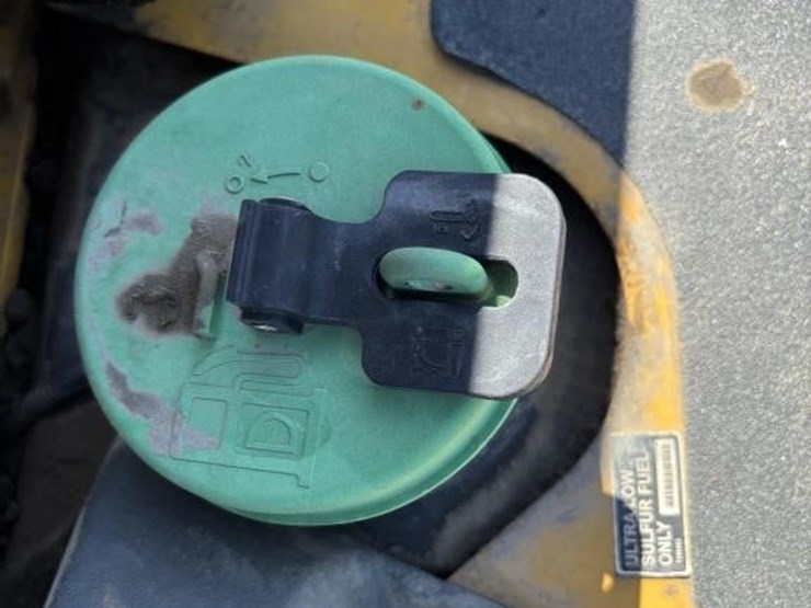 2020-deere-410l-image-50