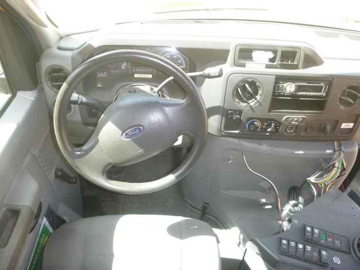 2009-ford-e450-image-15