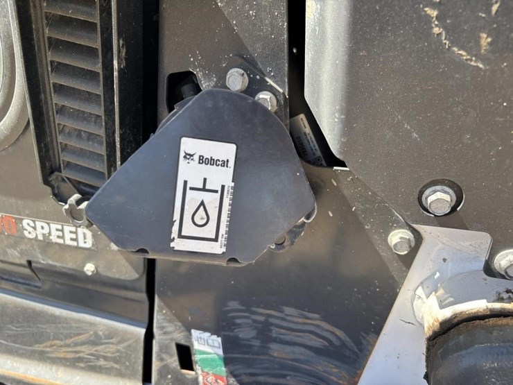 2021-bobcat-t76-image-31
