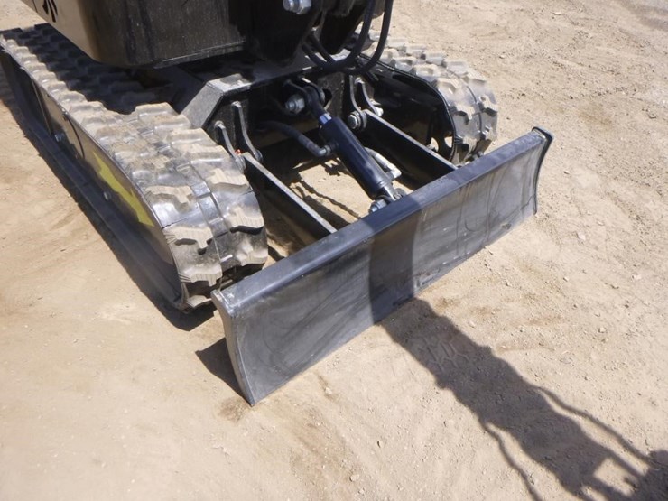 2025-vicsec-vc13j-hydraulic-excavator-image-16