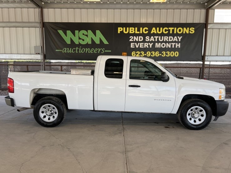 2013-chevrolet-silverado-1500-image-1