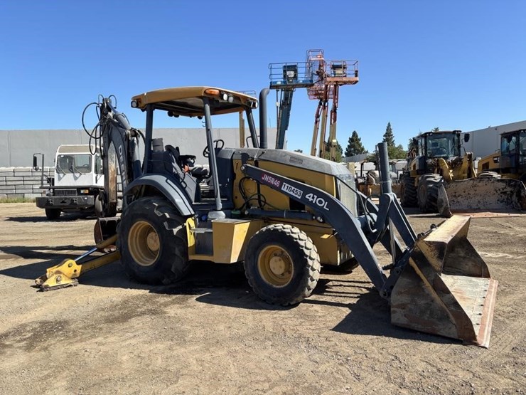 2020-deere-410l-image-2