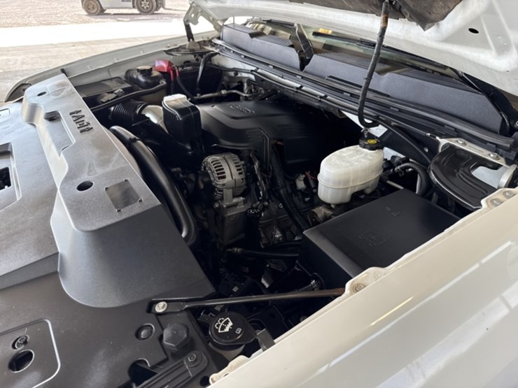2013-chevrolet-silverado-2500hd-image-12