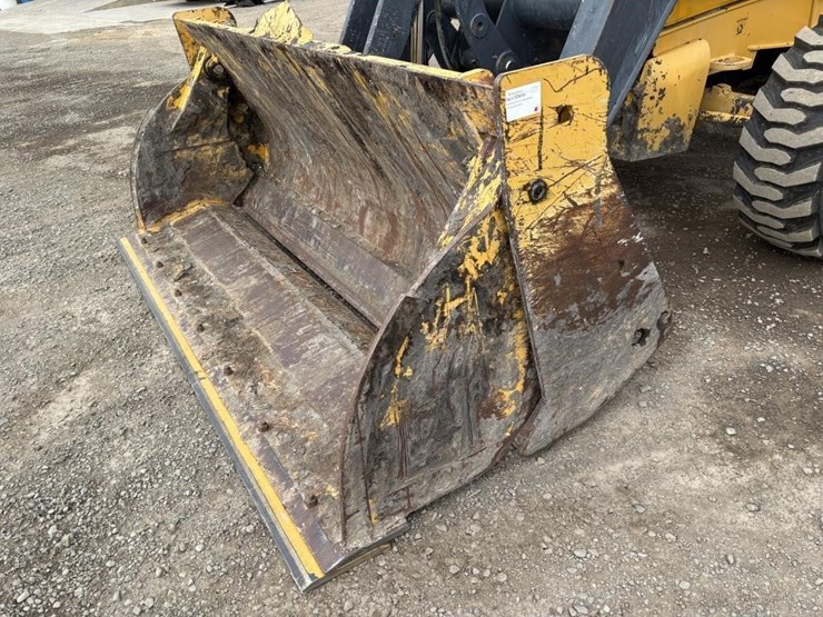 2019-deere-310l-ep-image-9