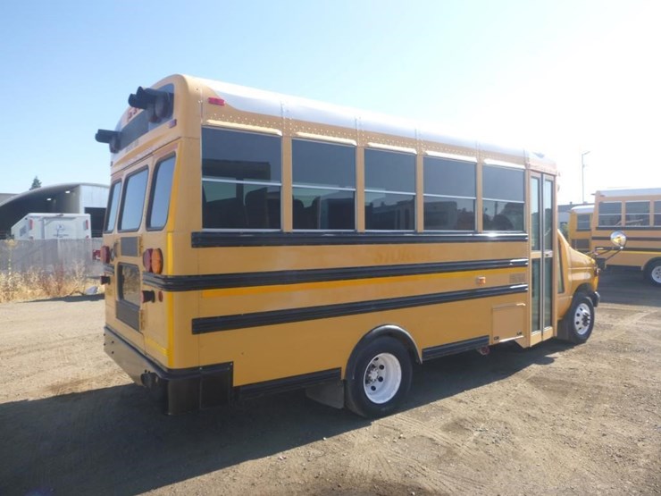 2005-ford-e450-image-3