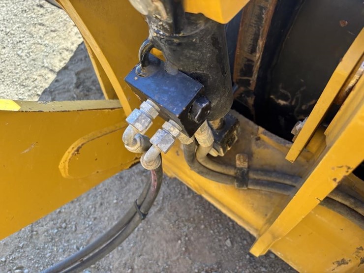 2019-caterpillar-930m-image-13