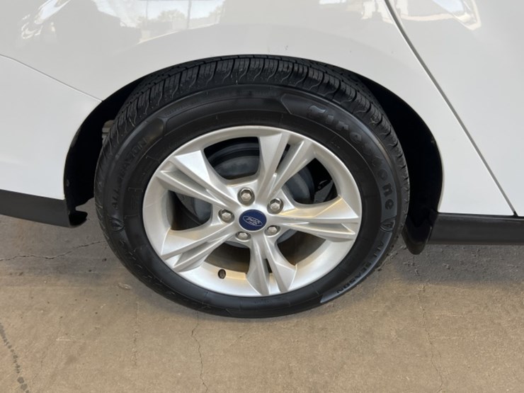 2014-ford-focus-se-sdn-image-8