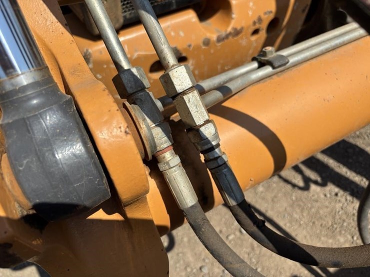 2015-case-super-n-loader-backhoe-image-12