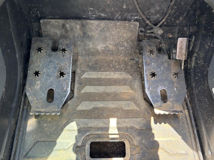 2021-bobcat-t76-image-30