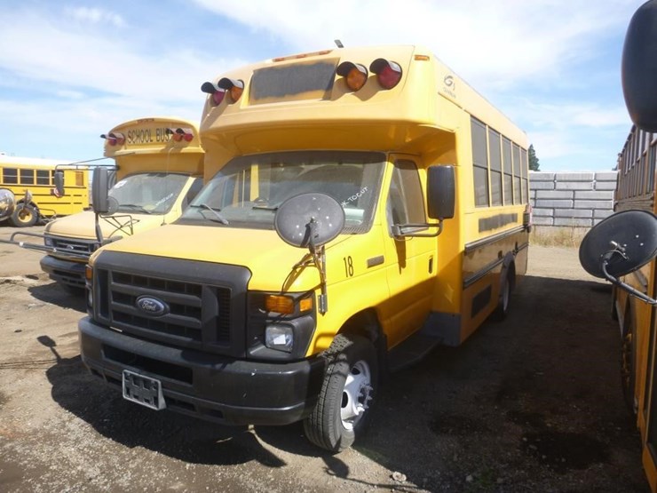 2009-ford-e450-image-1