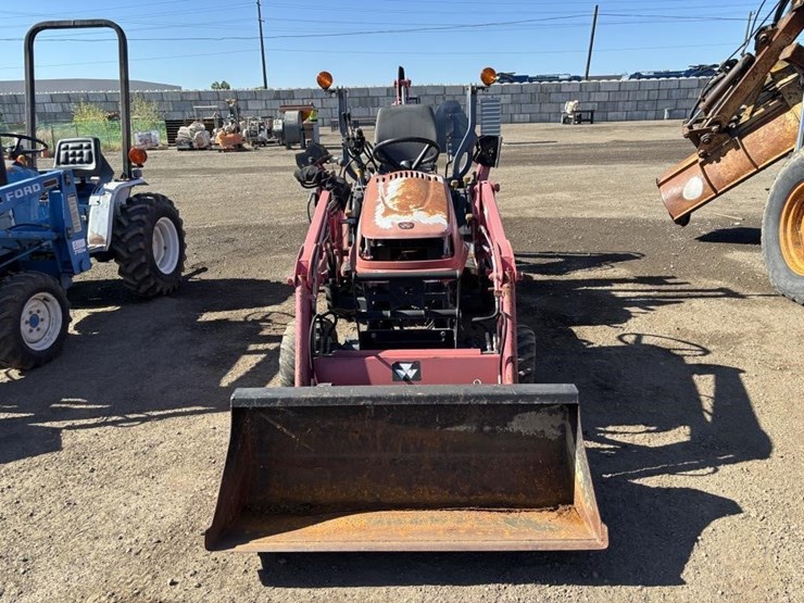 massey-ferguson-gc2310-image-6