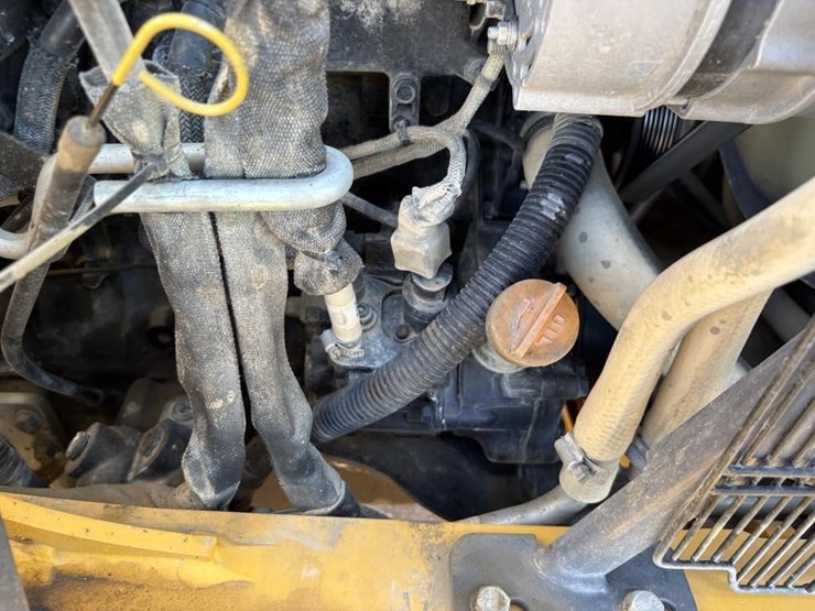 2020-deere-310l-ep-image-61