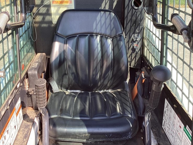 2014-bobcat-s70-image-13