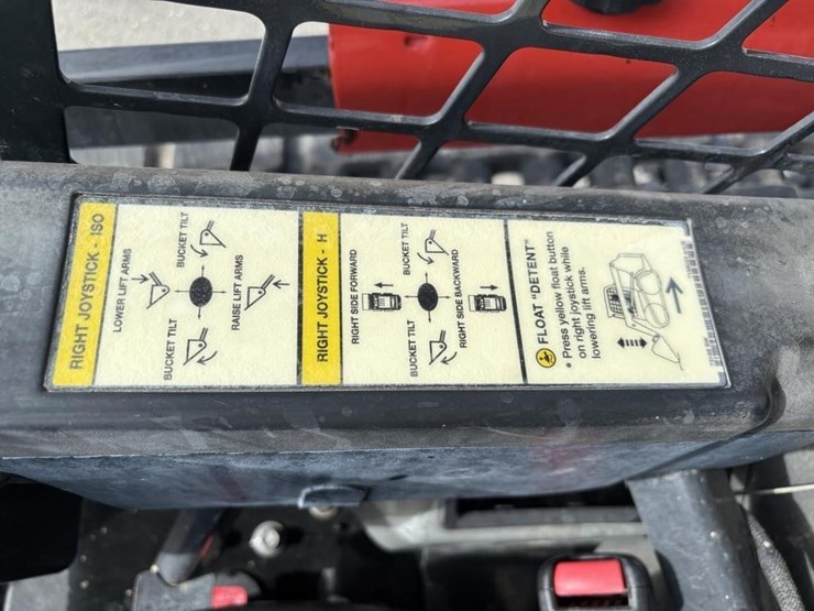 2019-bobcat-t590-image-24