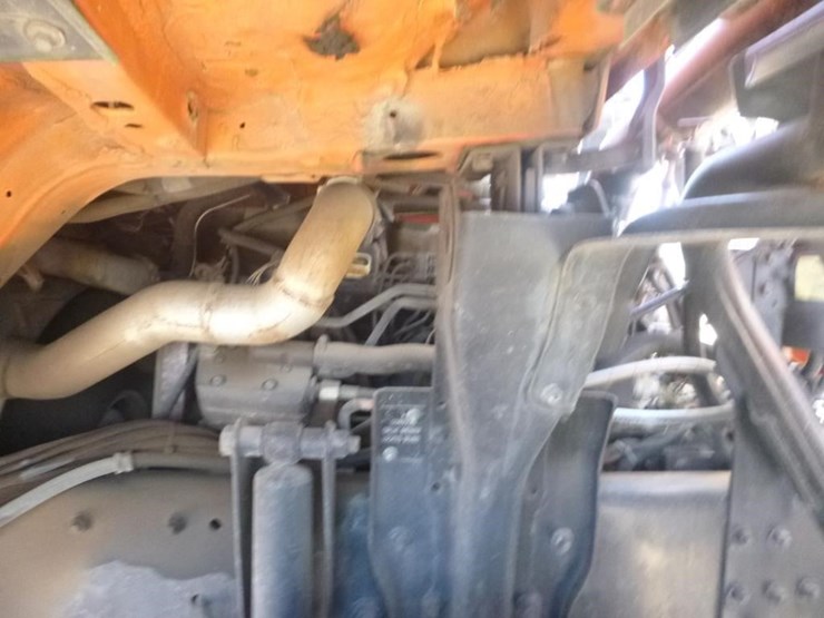 2000-freightliner-fc70-image-25