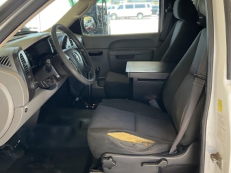 2013-chevrolet-silverado-1500-image-21