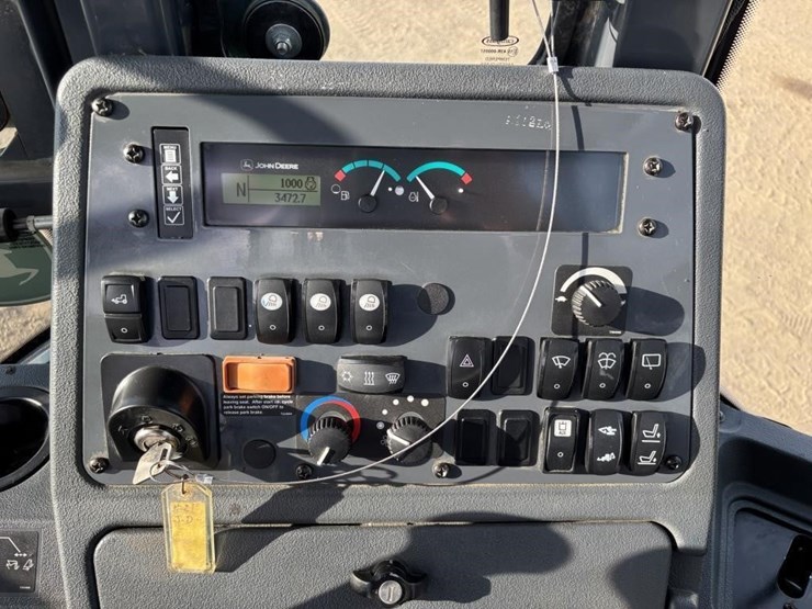 2020-deere-310l-ep-image-40
