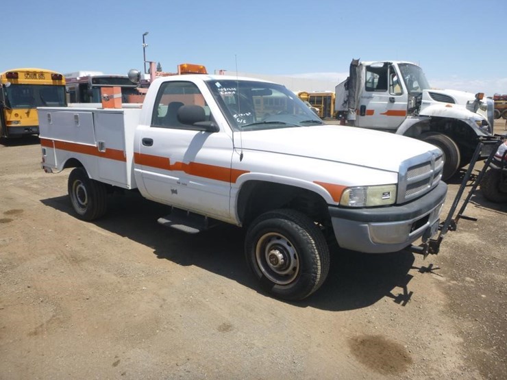 2002-dodge-ram-2500-image-3