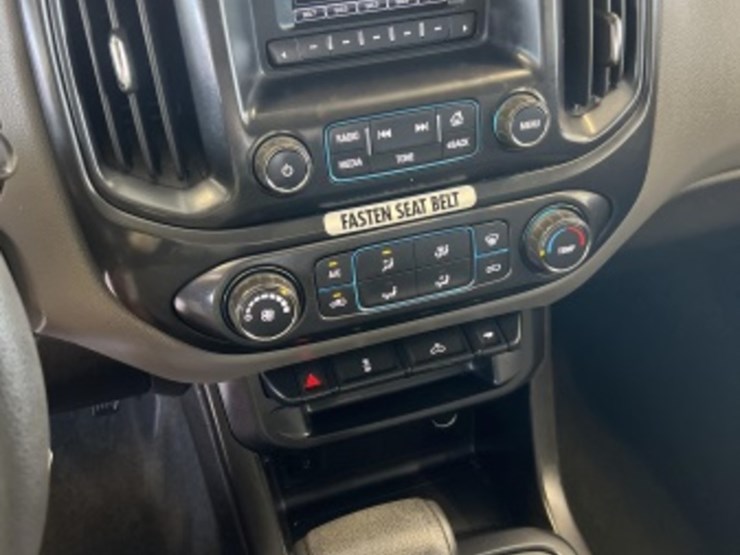 2016-chevrolet-colorado-image-18