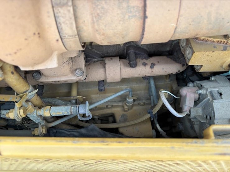 2006-caterpillar-d6n-image-49