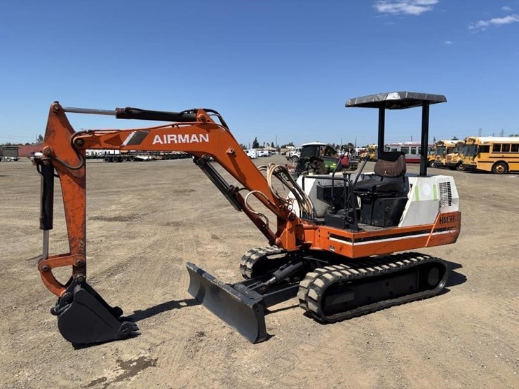 airman-hm305-hydraulic-excavator-image-1