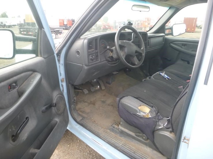 2006-gmc-2500-image-8