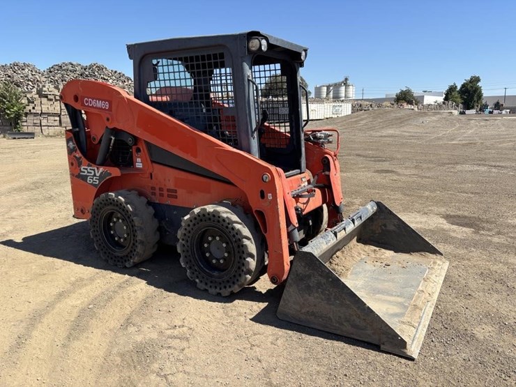 kubota-ssv65-image-2