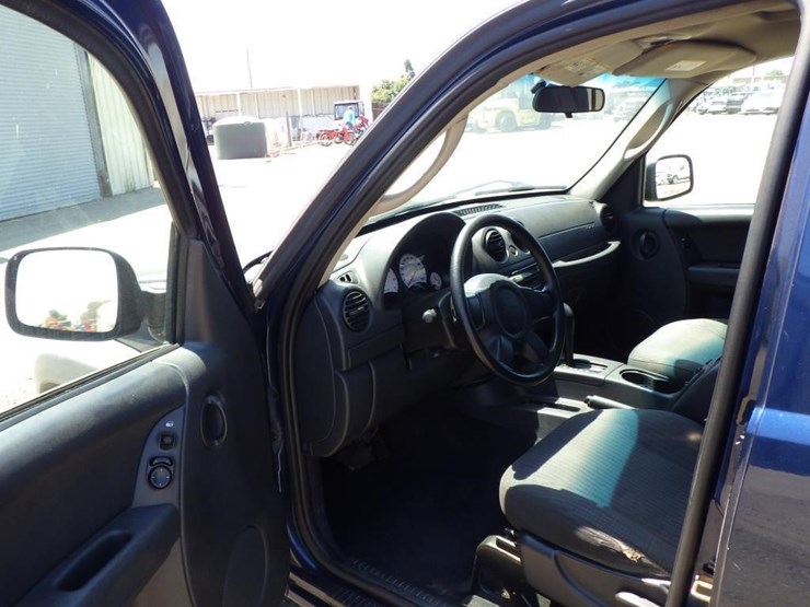 2004-jeep-liberty-image-5