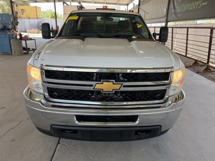 2012-chevrolet-silverado-3500hd-image-3