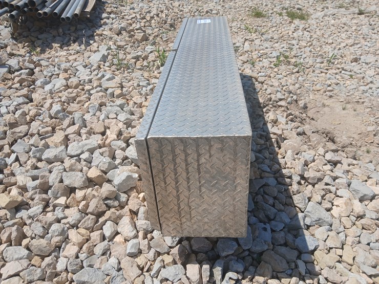#18858-•-diamond-plate-tool-box-image-3