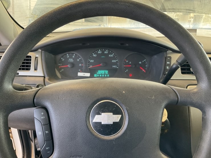 2010-chevrolet-impala-sdn-image-15