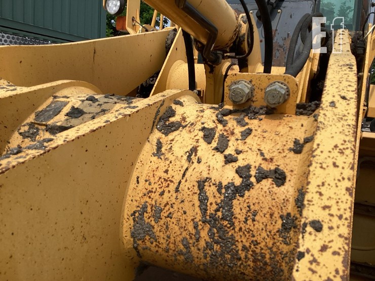 2002-deere-724j-image-10
