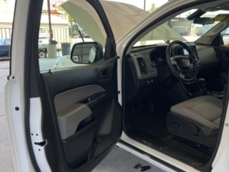 2016-chevrolet-colorado-image-21