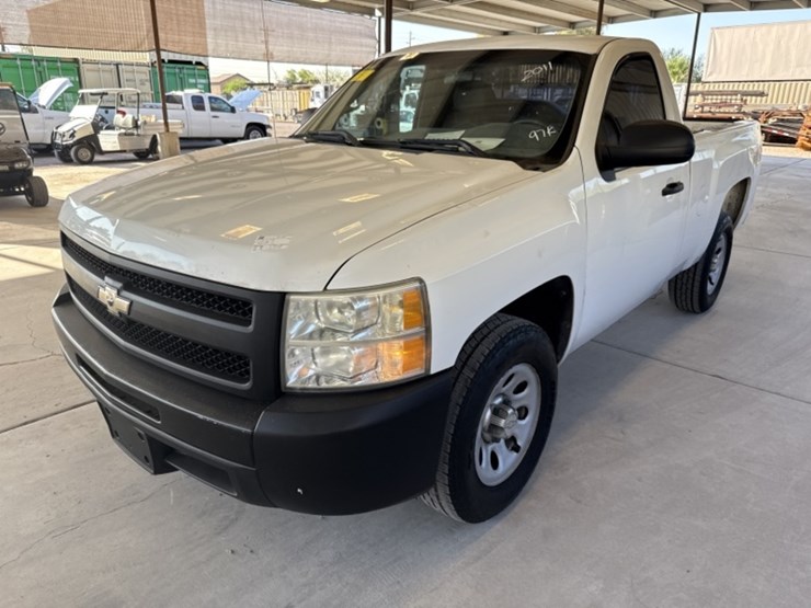 2011-chevrolet-silverado-1500-image-4