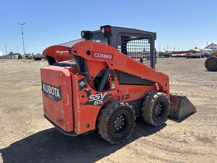 kubota-ssv65-image-3