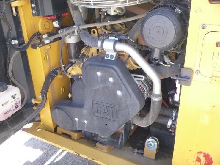 2019-caterpillar-249d-image-24